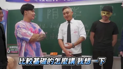 紫萱和漂亮女闺蜜一起出镜