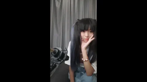 【COLA酱】 中出白丝小表妹