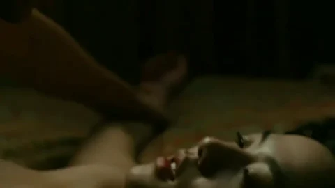 【04年清纯美少女】极品尤物美少女被中年胖大叔无套爆操战况十分激烈无套内射清纯妹妹！