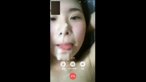 趁女友的闺蜜心情不好喝多了半推半就的操了她完美露脸