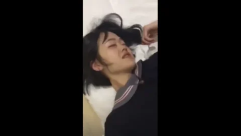 小萝莉被中年大叔狂操爸爸你轻点我会怀孕的