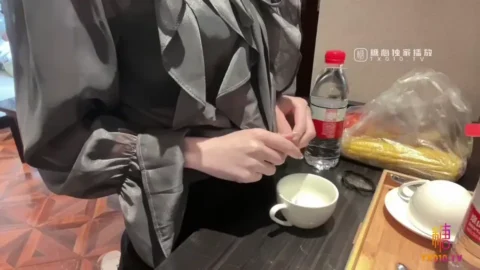 『八月』全裸自慰出水