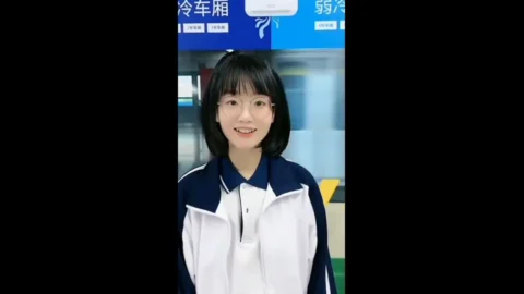 福利姬–高中生萝莉学生妹自慰流出