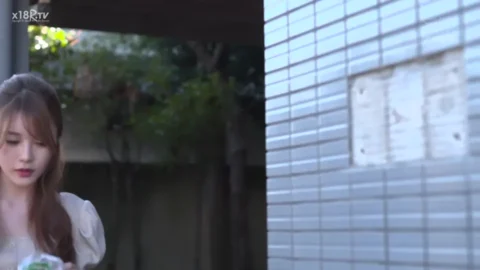 【萝莉】顶级JK萝莉白虎一线天，道具鸡吧自慰