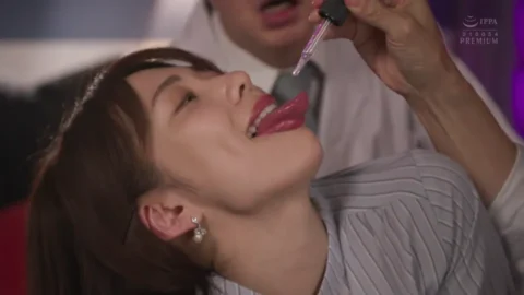 潜规则极品制服翘臀健身教练