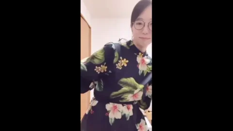 青春时光，正妹性爱自拍完全露脸，让你回到青春时光