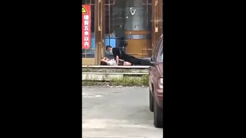 顶级纯洁小萝莉萌萌的外表下是个小骚货开档黑丝被爸爸大肉棒无情爆操嗲声嗲气的淫叫让人欲罢不能